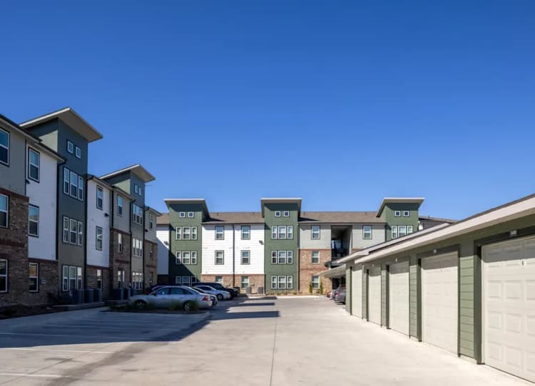 Arlington apartments for rent - image - imgi_101_accoladepropertymanagement_kestreloncooper_5570_1.webp