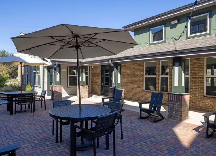 Arlington apartments for rent - image - imgi_102_accoladepropertymanagement_kestreloncooper_5494_1.webp