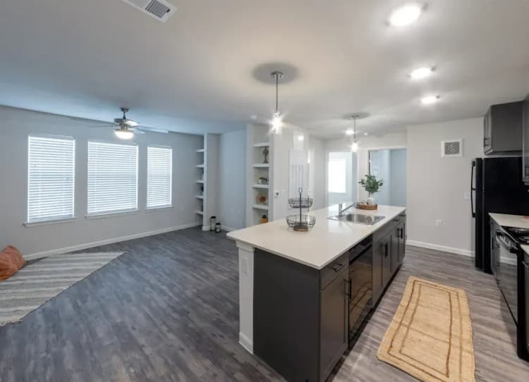 Arlington apartments for rent - image - imgi_123_accoladepropertymanagement_kestreloncooper_5264_1.webp