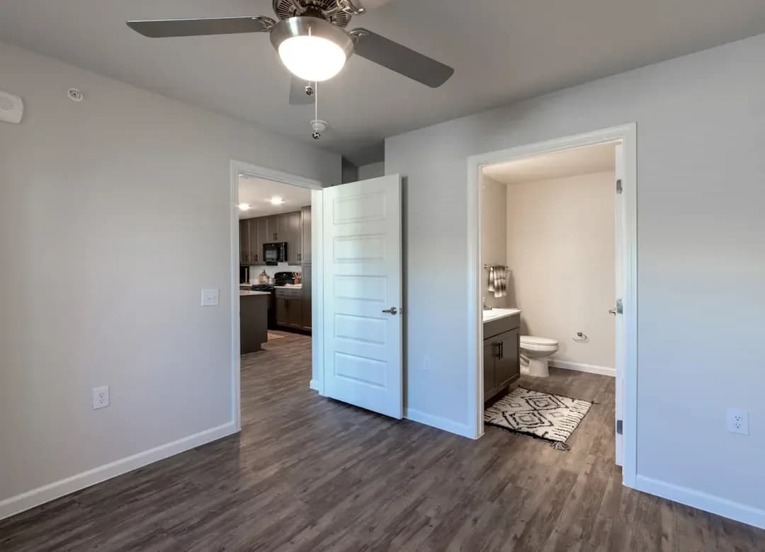 Arlington apartments for rent - image - imgi_126_accoladepropertymanagement_kestreloncooper_5170_1.webp