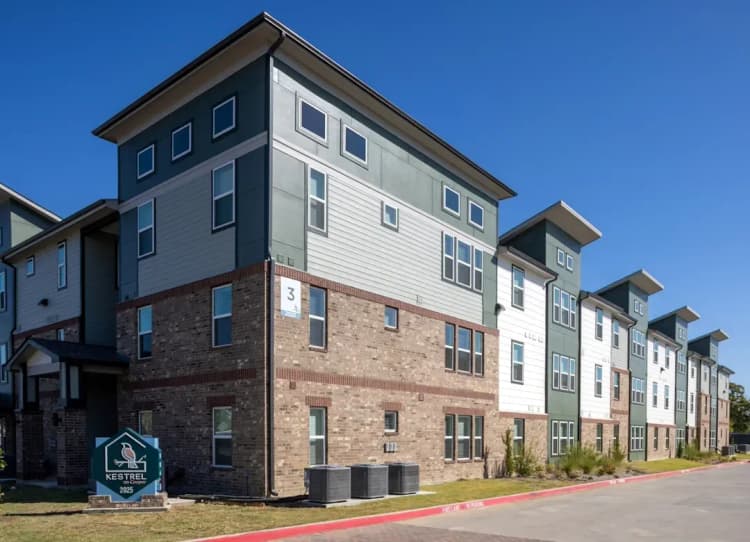 Arlington apartments for rent - image - imgi_99_accoladepropertymanagement_kestreloncooper_5488_1.webp