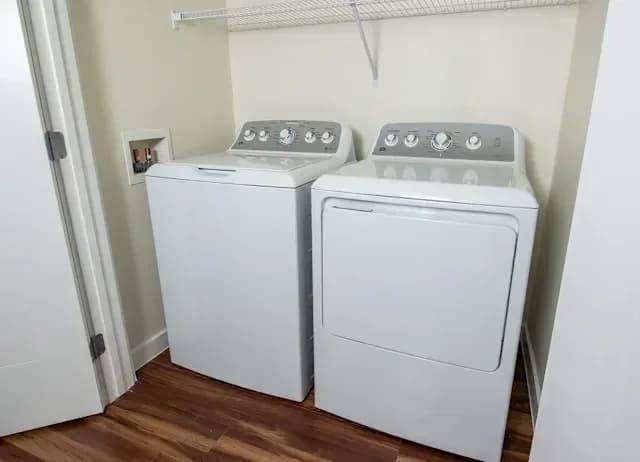 Arlington apartments for rent - image - imgi_161_dominium_matlockflats_apartments09.webp