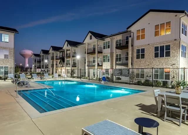 Arlington apartments for rent - image - imgi_142_dominium_matlockflats_community32.webp