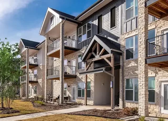 Arlington apartments for rent - image - imgi_151_dominium_matlockflats_community41.webp