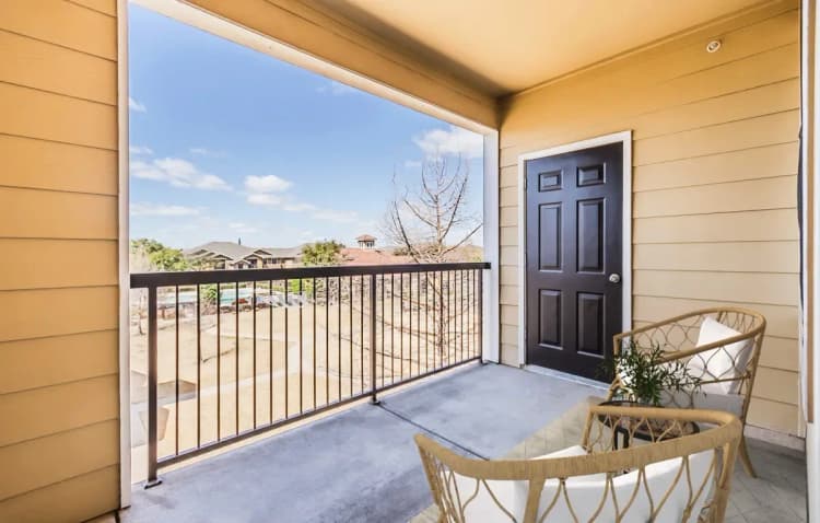 Arlington apartments for rent - image - imgi_407_dominium_rosemont at mayfield villas_6 - balcony_web.webp