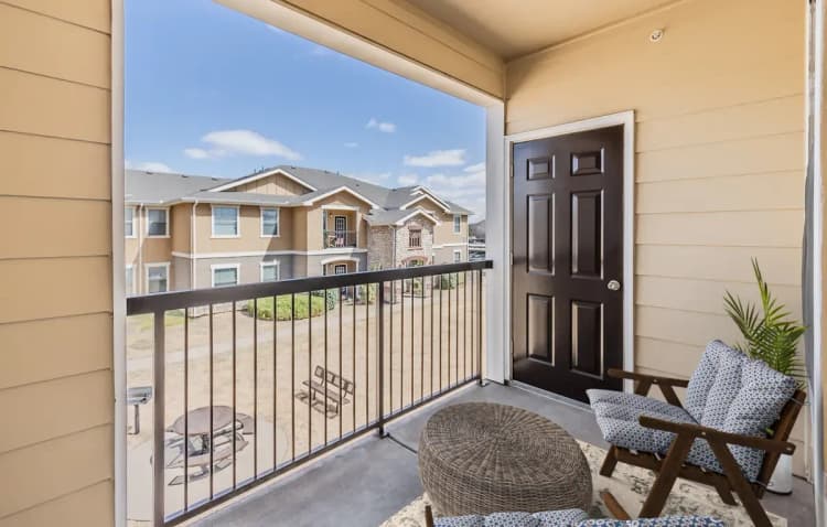 Arlington apartments for rent - image - imgi_414_dominium_rosemont at mayfield villas_13 - balcony_web.webp