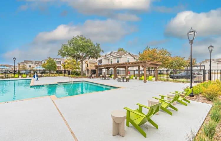 Arlington apartments for rent - image - imgi_433_dominium_rosemont at mayfield villas_32 - outdoor swimming pool_web.webp