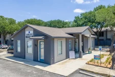 Arlington apartments for rent - image - imgi_25_The-Jerry_004.webp