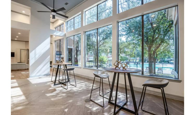 Arlington apartments for rent - image - Arbrook Park - Sitting Area 1.webp