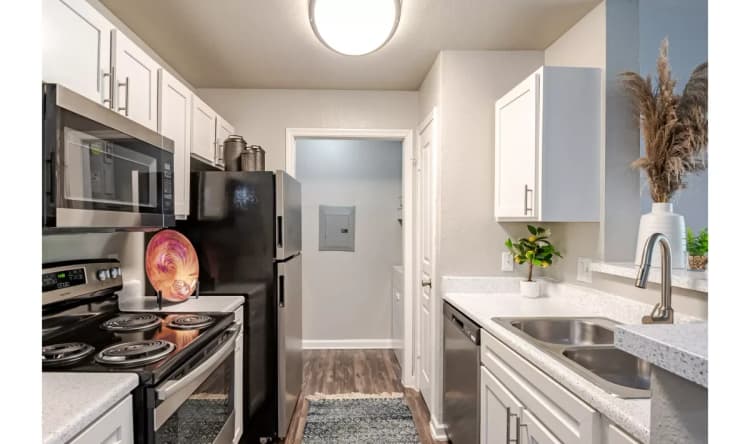 Arlington apartments for rent - image - Arbrook Park - Kitchen 2.webp