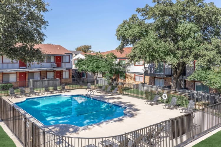 Arlington apartments for rent - image - Arlington Park Community - Swimming Pool 1.jpg
