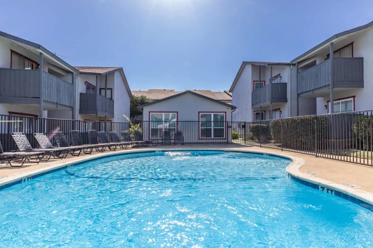 Arlington apartments for rent - image - Arlington Park Community - Swimming Pool 4.jpg