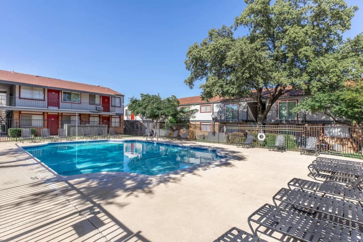 Arlington apartments for rent - image - Arlington Park Community - Swimming Pool 7.jpg