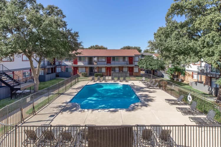 Arlington apartments for rent - image - Arlington Park Community - Swimming Pool 5.jpg