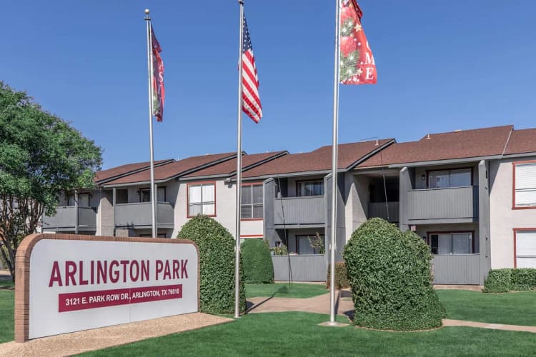 Arlington apartments for rent - image - Arlington Park.jpg