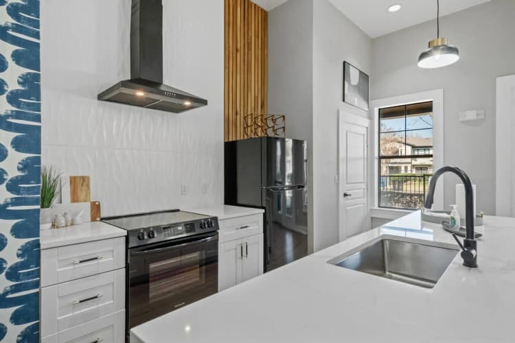 Arlington apartments for rent - image - Bardin Greene - Kitchen 2.webp