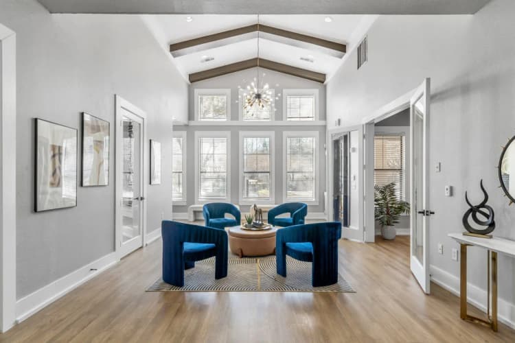 Arlington apartments for rent - image - Bardin Greene - Lounge.webp