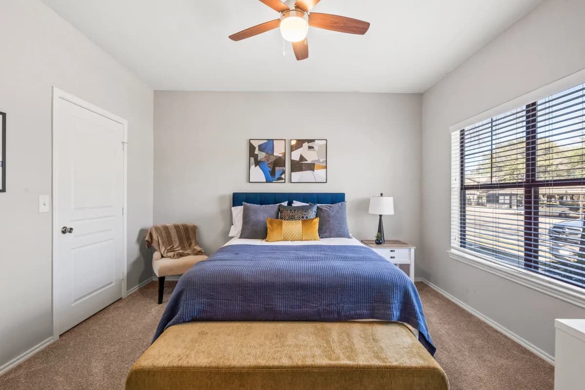 Arlington apartments for rent - image - Bardin Greene - Bedroom.webp