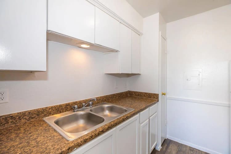 Arlington apartments for rent - image - Brandon Oaks A3 - Kitchen 2.jpg