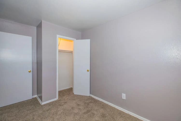 Arlington apartments for rent - image - Brandon Oaks A3 - Room 7.jpg