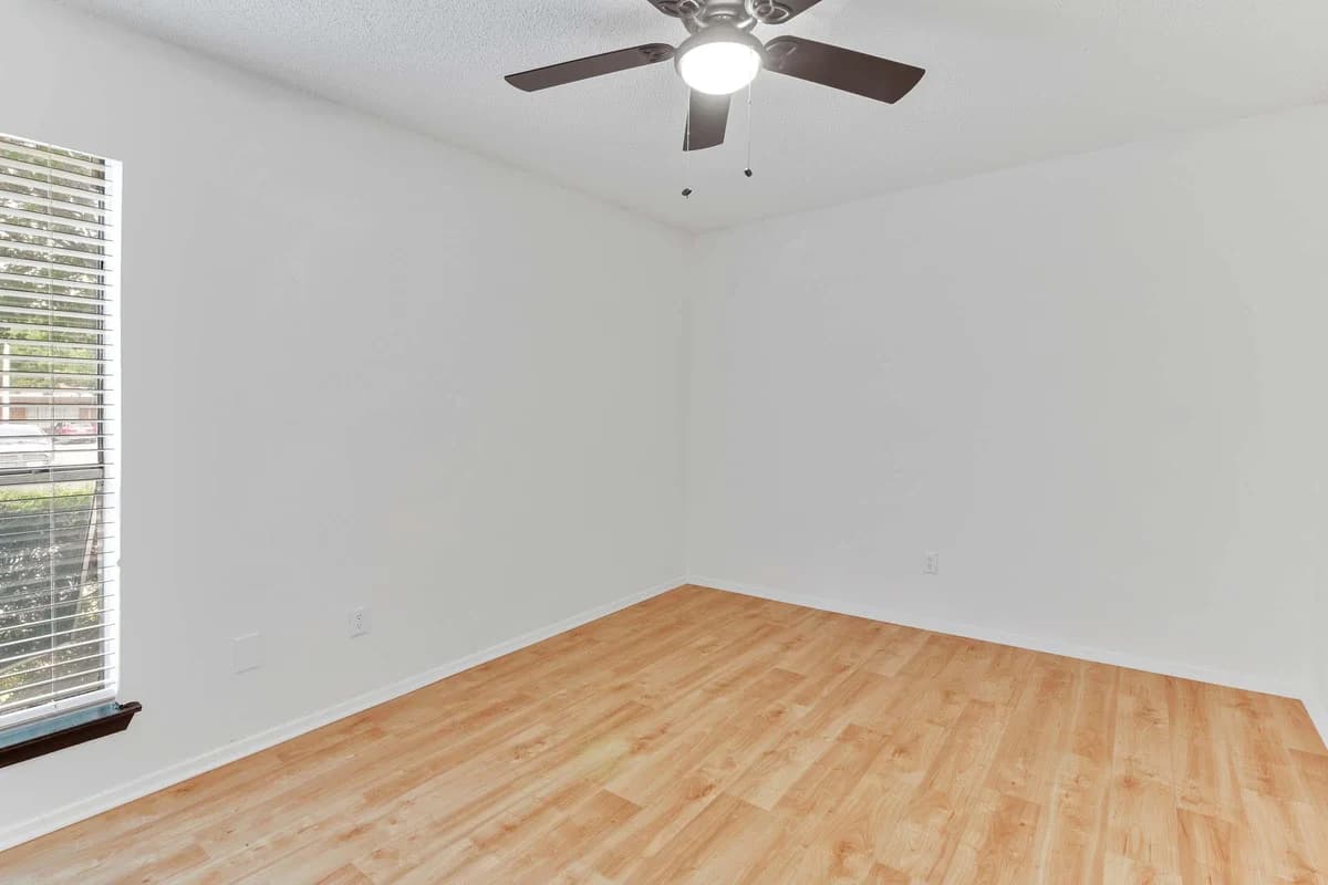 Arlington apartments for rent - image - Casa Hills @ Collins Park Interiors - Room 1.jpg