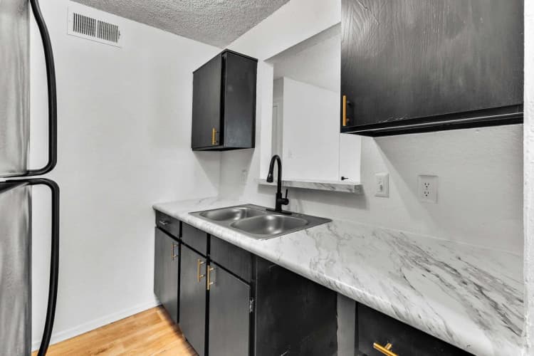 Arlington apartments for rent - image - Casa Hills @ Collins Park Interiors - Kitchen 1.jpg