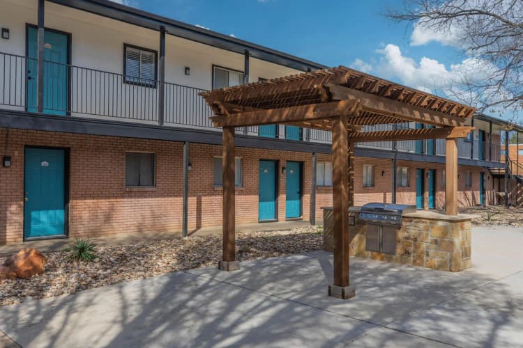 Arlington apartments for rent - image - Casa Hills @ Collins Park Community - Building 4.jpg