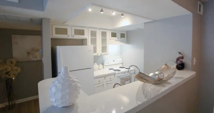 Arlington apartments for rent - image - Vineyards At Arlington - Kitchen 1.jpg