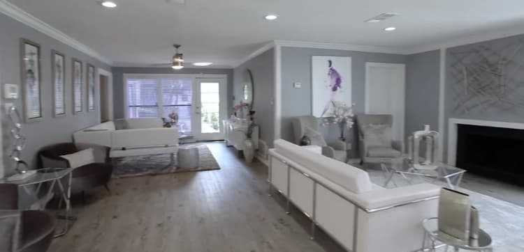 Arlington apartments for rent - image - Vineyards At Arlington - Living Room 1.jpg