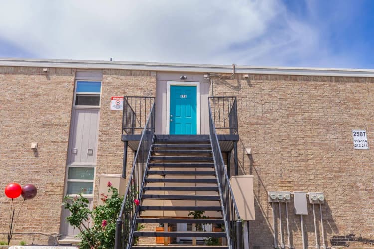 Arlington apartments for rent - image - Regency Apartments Community - 221 Entrance.jpg