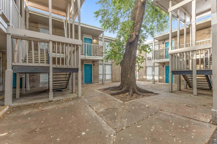 Arlington apartments for rent - image - Regency Apartments Community - Building.jpg