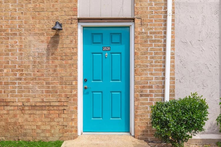 Arlington apartments for rent - image - Regency Apartments Community - 2531 Entrance.jpg