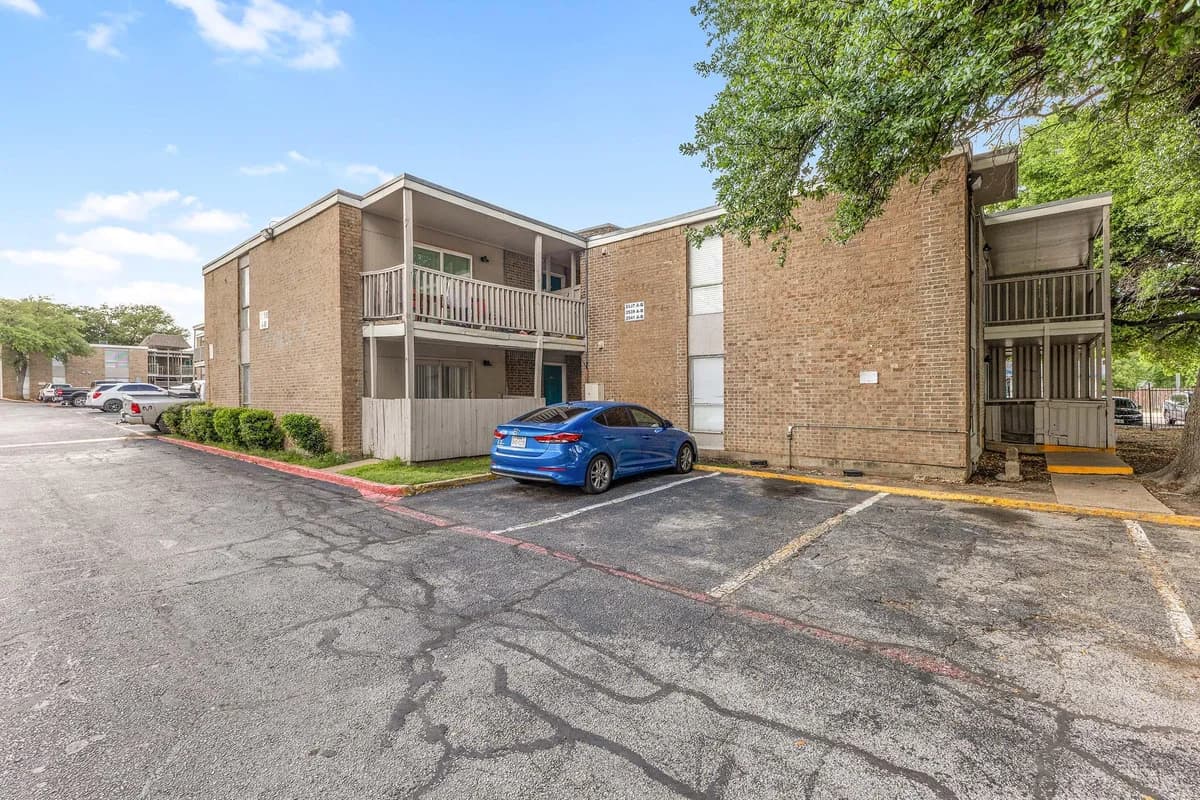 Arlington apartments for rent - image - Regency Apartments Community - Parking Space.jpg