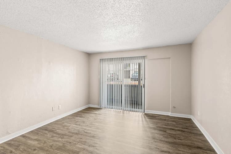 Arlington apartments for rent - image - Regency Apartments Interiors - Room.jpg