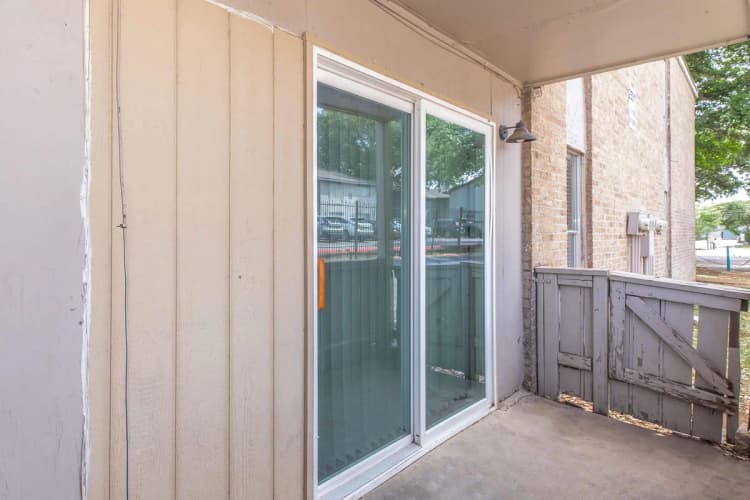 Arlington apartments for rent - image - Regency Apartments 1 Bed 1.5 Bath - Balcony.jpg