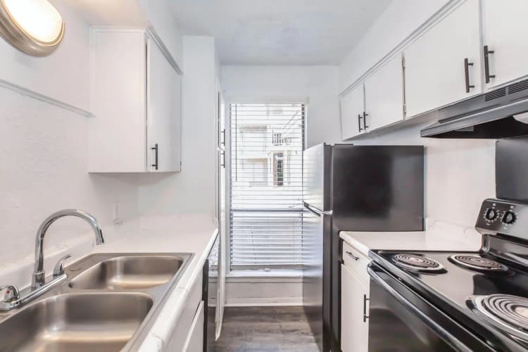 Arlington apartments for rent - image - Regency Apartments 1 Bed 1 Bath - Kitchen.jpg