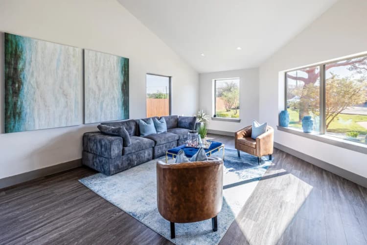 Arlington apartments for rent - image - Shadow Ridge Interior - Living Room 1.webp