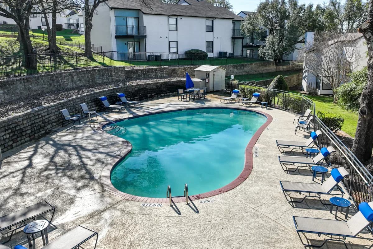 Arlington apartments for rent - Property image - Shadow Ridge - 2
