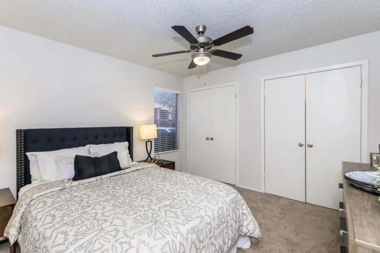 Arlington apartments for rent - image - The Hub A1 - Bedroom1.jpg