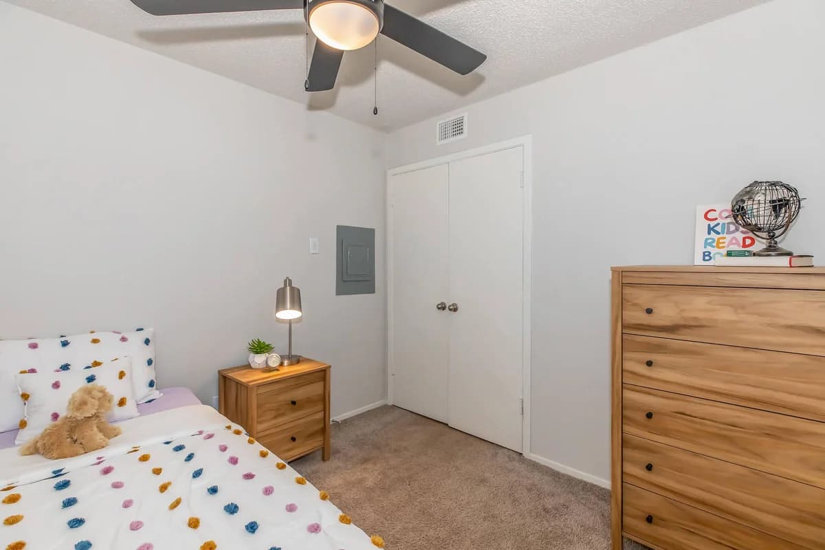 Arlington apartments for rent - image - The Hub B1 - Bedroom3.jpg