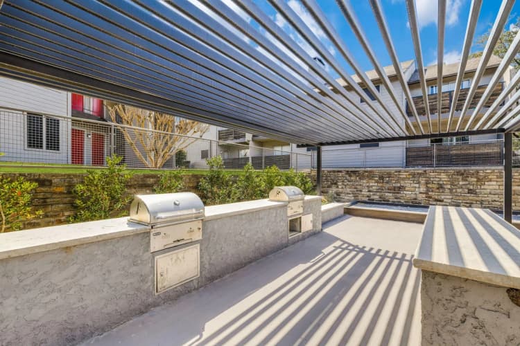 Arlington apartments for rent - image - The Hub - Grilling Area.jpg