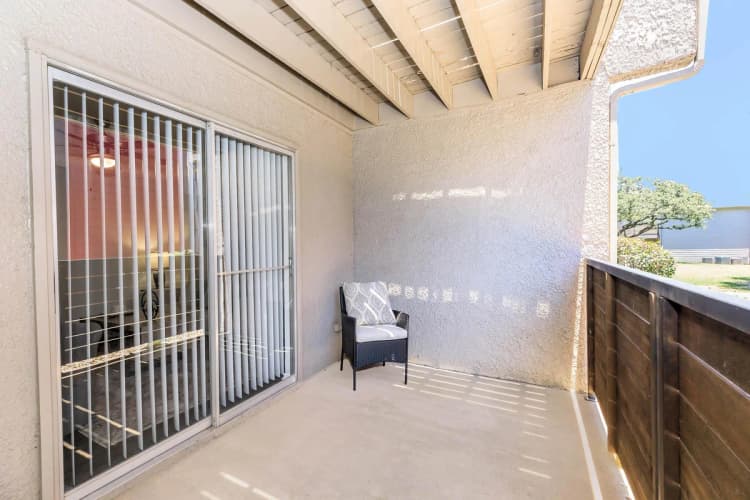 Arlington apartments for rent - image - The Hub A1 - Balcony.jpg