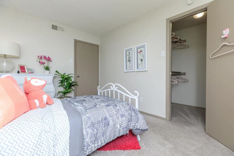 Arlington apartments for rent - image - Harmony Apartments B2 2bd2ba - Bedroom3.jpg