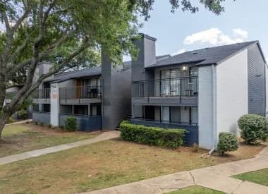 Arlington apartments for rent - image - District 2308 - Exterior 4.jpg