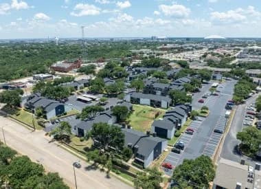 Arlington apartments for rent - image - District 2308 - Exterior 7.jpg