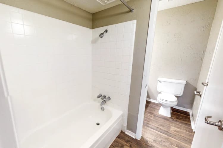 Arlington apartments for rent - image - Belmont Place (A1) - Bathroom 2.webp