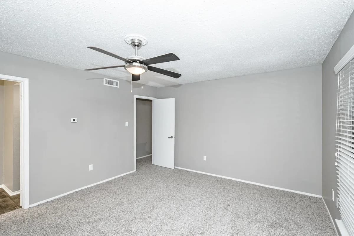 Arlington apartments for rent - image - Belmont Place (C2) - Bedroom 2.webp