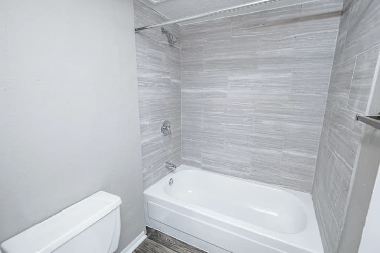Arlington apartments for rent - image - Belmont Place (C2) - Bathroom 5.webp