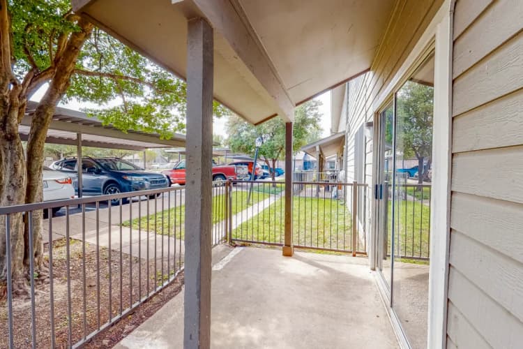 Arlington apartments for rent - image - Belmont Place (B1) - Exterior.webp