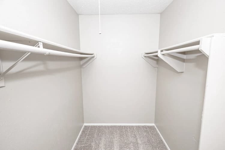 Arlington apartments for rent - image - Belmont Place (A3) - Changing room.webp